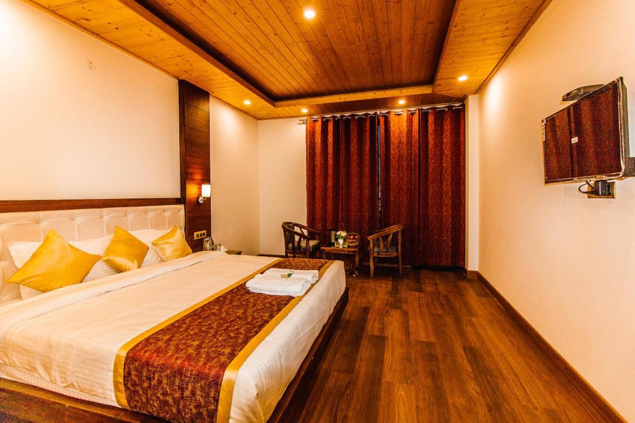 Misty Mountain Manali Hotel Exterior photo